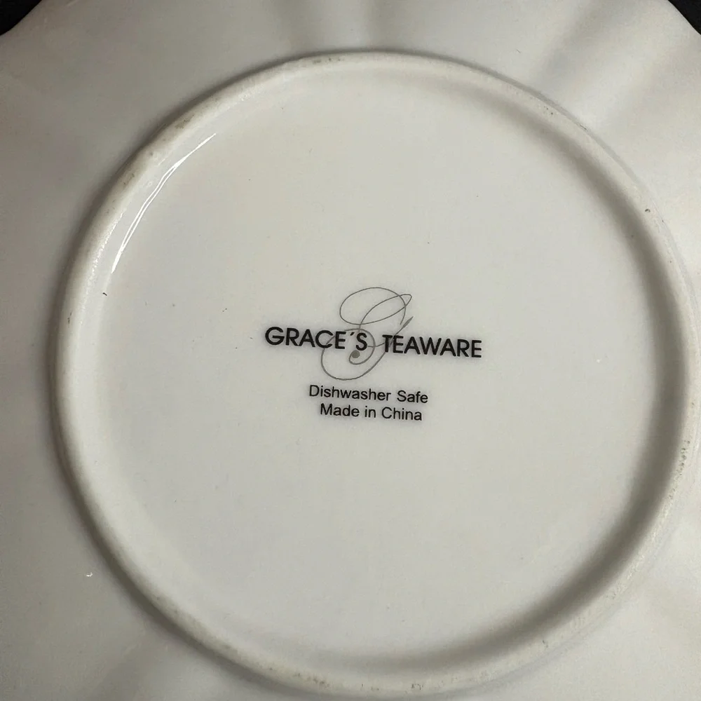 2 sets of Grace Tea ware cup and saucers - Picture 5 of 5
